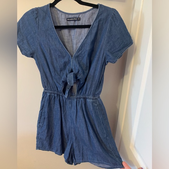 Abercrombie & Fitch Pants - 44.) ☀️SALE☀️Abercrombie Sz XS Demin Romper
